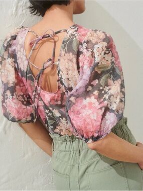 H&M Floral Puff-Sleeve Tie-Back Blouse in Pink and Black